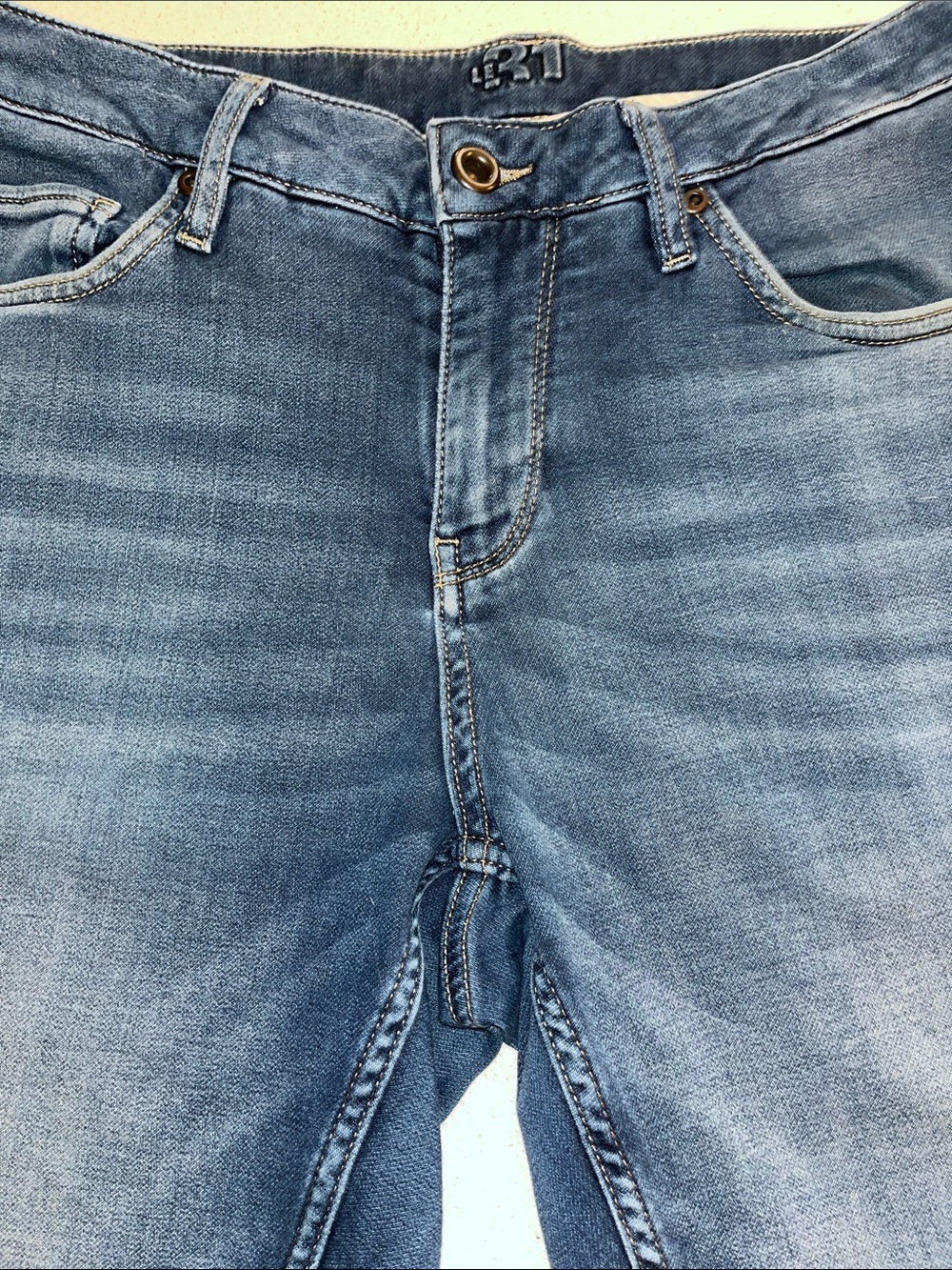 Le31 Light Blue Denim Jeans